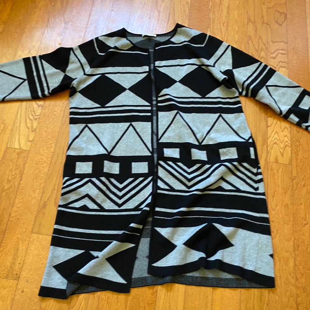 1x sweater cardigan with pockets